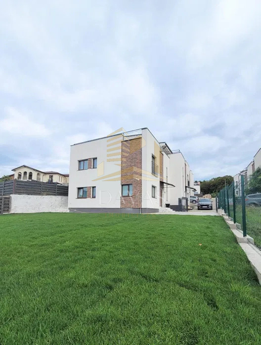 Vila cu 4 camere de LUX | Finisaje Superioare |Terasa generoasă cu panorama 