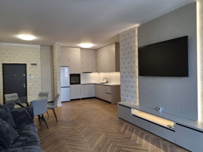 Apartament de 3 camere semidecomandat | Frunzișului | Vedere Panoramica