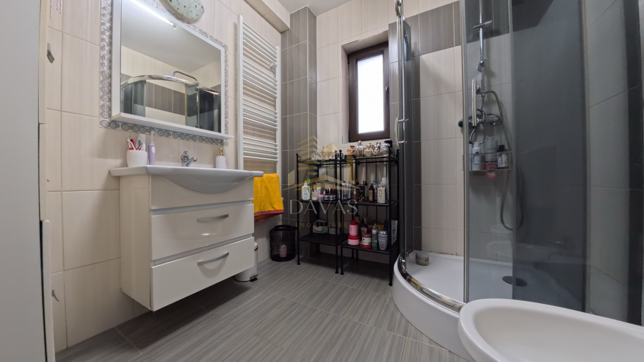 Apartament de 3 camere semidecomandat cu grădina | Florești 