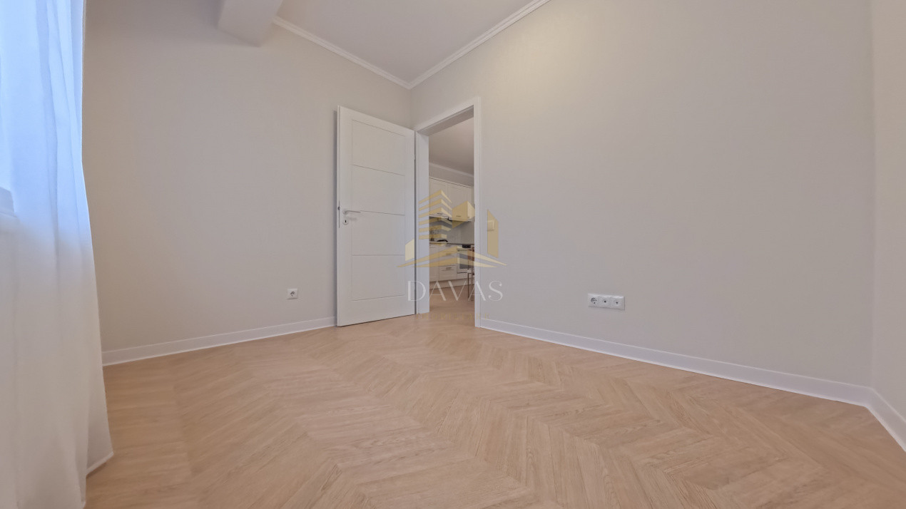 Apartament de 3 camere, compartimentare semidecomandata | Floresti 