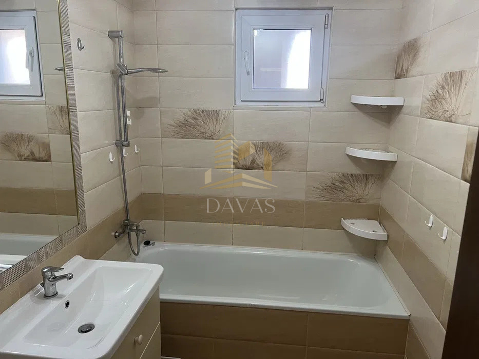 Apartament 4 camere decomandat | The office 