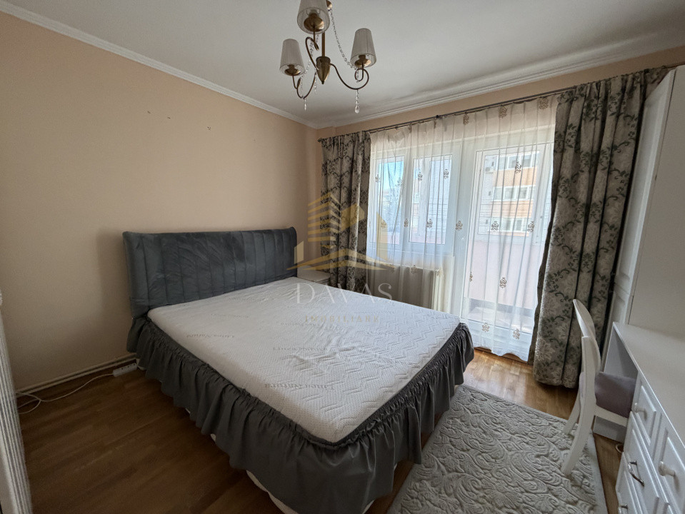 Apartament 4 camere decomandat | The office 