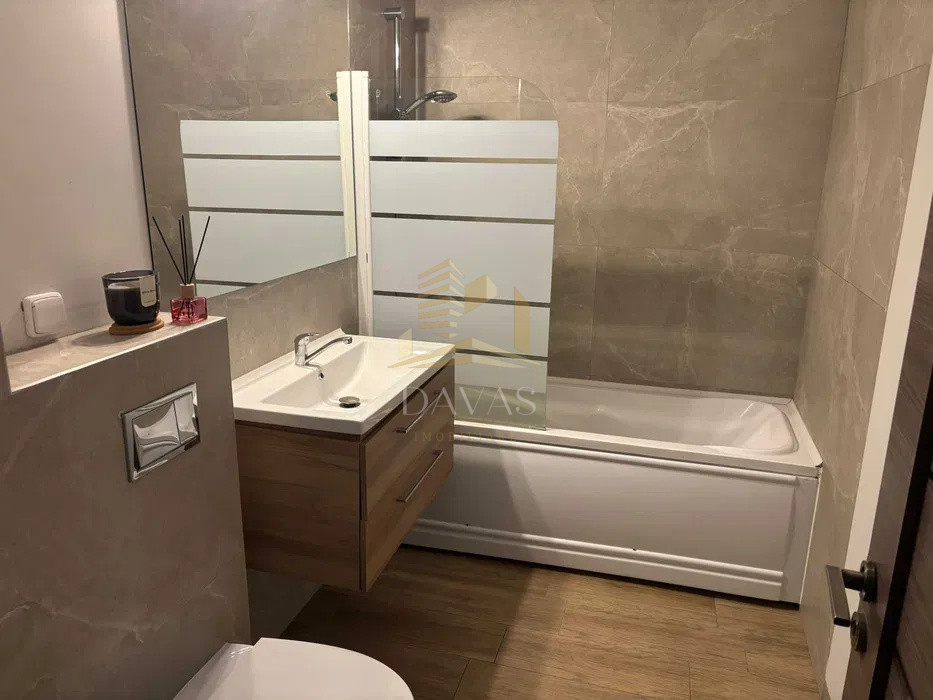 Apartament 2 camere semidecomandat + Parcare sub.inclusa in preț | J.Residence
