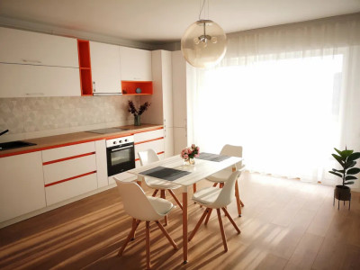 Apartament 2 camere semidecomandat + Parcare inclusă in preț | Scala Center