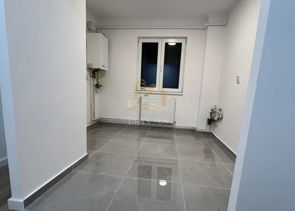 Apartament de 3 camere semidecomandat | Manastur  | Piata Flora
