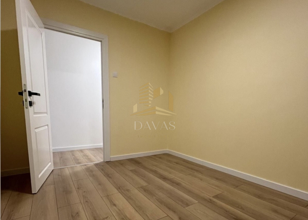 Apartament de 3 camere semidecomandat | Manastur  | Piata Flora