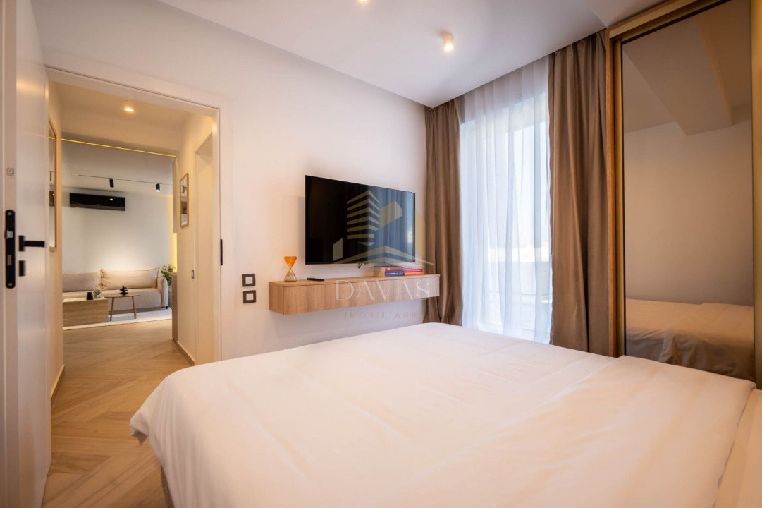 Penthouse ultrafinisat de închiriat + Terasa 250mp | Jacuzzi | Iulius Mall