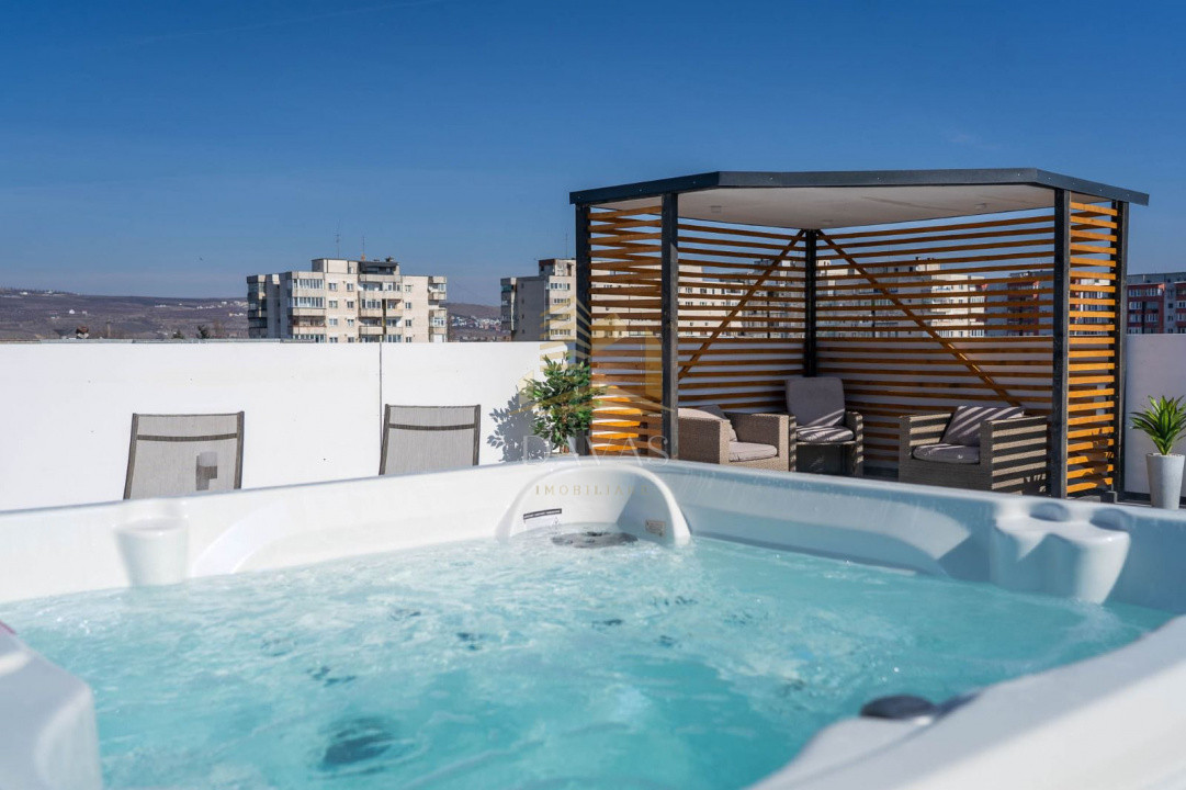 Penthouse ultrafinisat de închiriat + Terasa 150mp | Jacuzzi | Iulius Mall