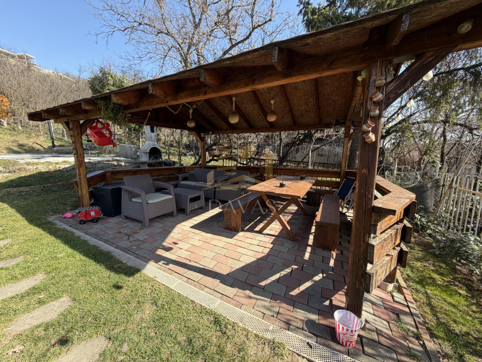 Duplex cu piscina si teren generos - 4 camere | Grigorescu | zona linistita