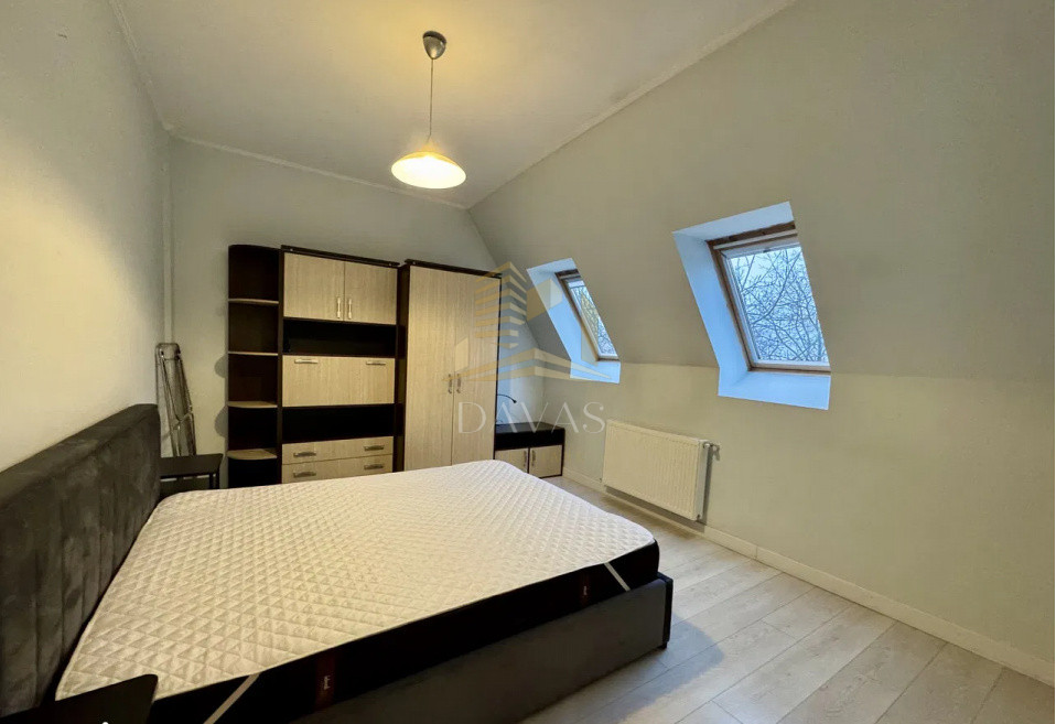 Apartament 3 camere in vila semidecomandat | Parcare inclusă |Andrei Mureșanu 