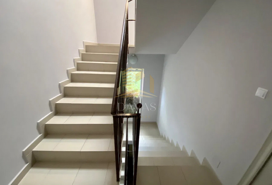 Apartament 3 camere in vila semidecomandat | Parcare inclusă |Andrei Mureșanu 