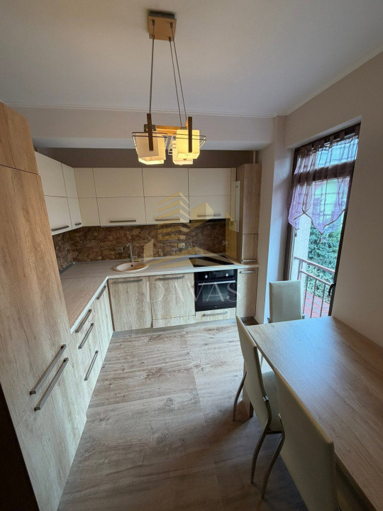 Apartament 3 camere decomandat + 2 locuri de parcare incluse in preț | Zorilor