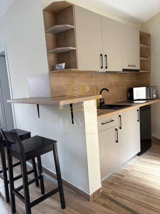 Casa 3 camere semidecomandat | Parcare | Platinia | Modernă | 200mp Teren