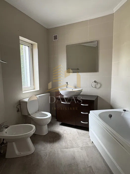 Casa 3 camere semidecomandat | Parcare | Platinia | Modernă | 200mp Teren