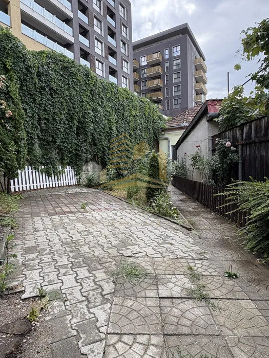 Casa 3 camere semidecomandat | Parcare | Platinia | Modernă | 200mp Teren