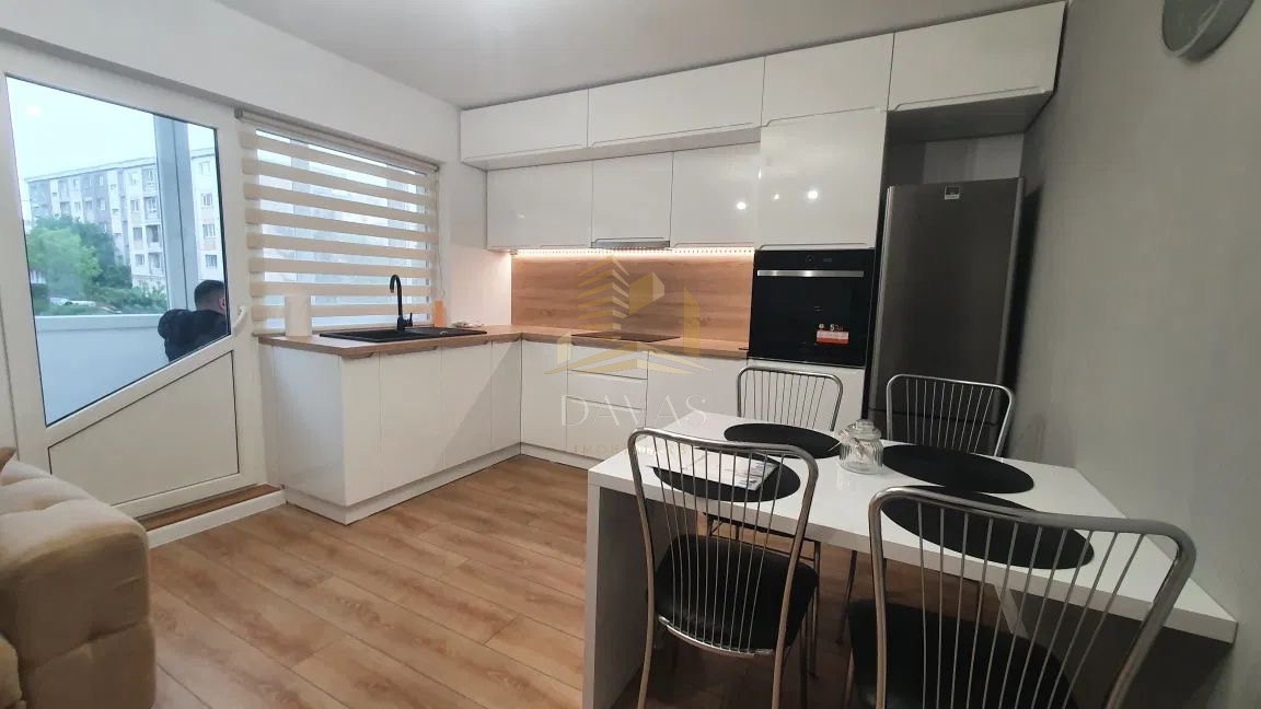 Apartament 3 camere semidecomandat | Între Lacuri 