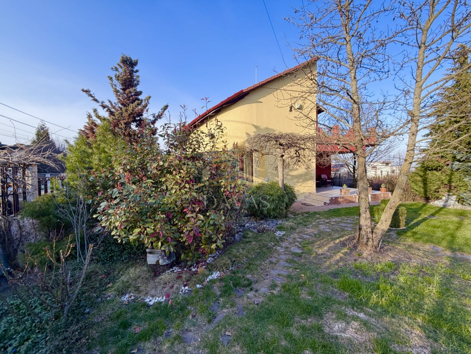 Casă individuala elegantă cu grădină superbă – perfectă pentru relaxare