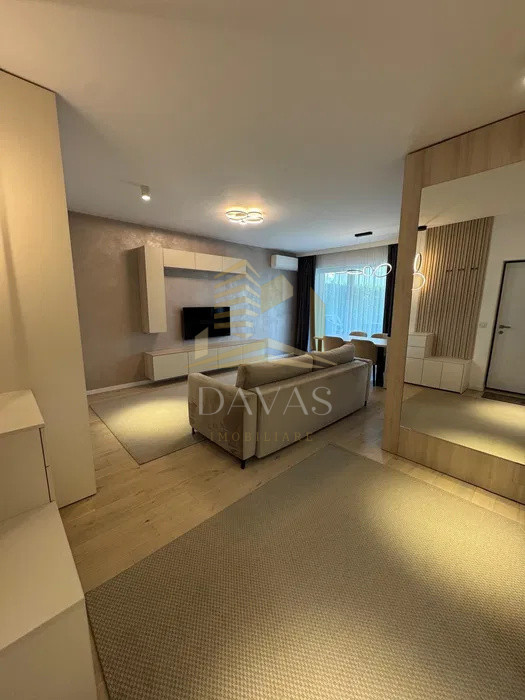 Apartament 2 camere semidecomandat |Grădină  77mp| Parcare inclusă| Record Park|