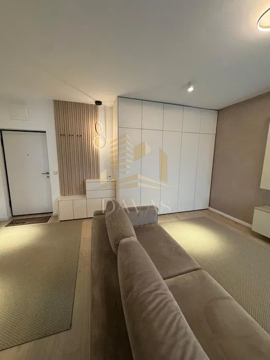 Apartament 2 camere semidecomandat |Grădină  77mp| Parcare inclusă| Record Park|