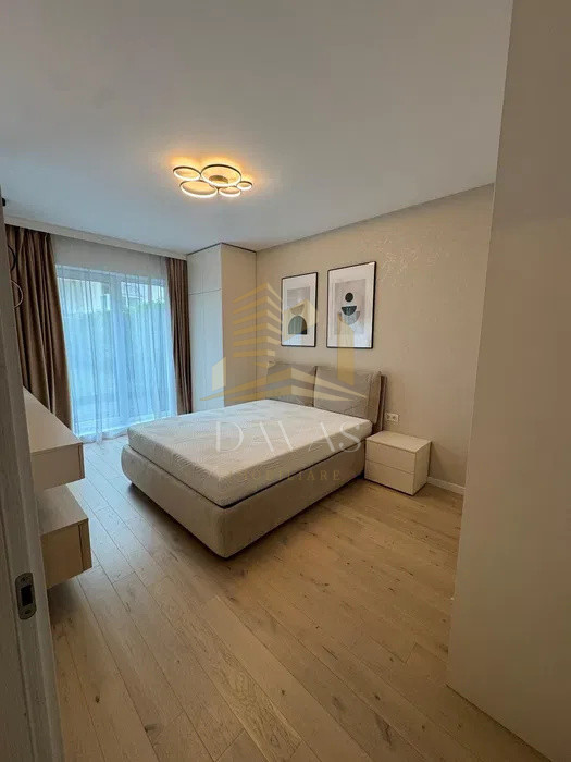 Apartament 2 camere semidecomandat |Grădină  77mp| Parcare inclusă| Record Park|