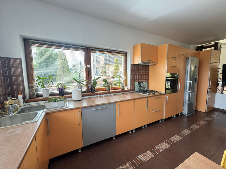 Vila de închiriat | 220mp utili | 300mp teren | Jacuzzi | Buna Ziua | 5 camere