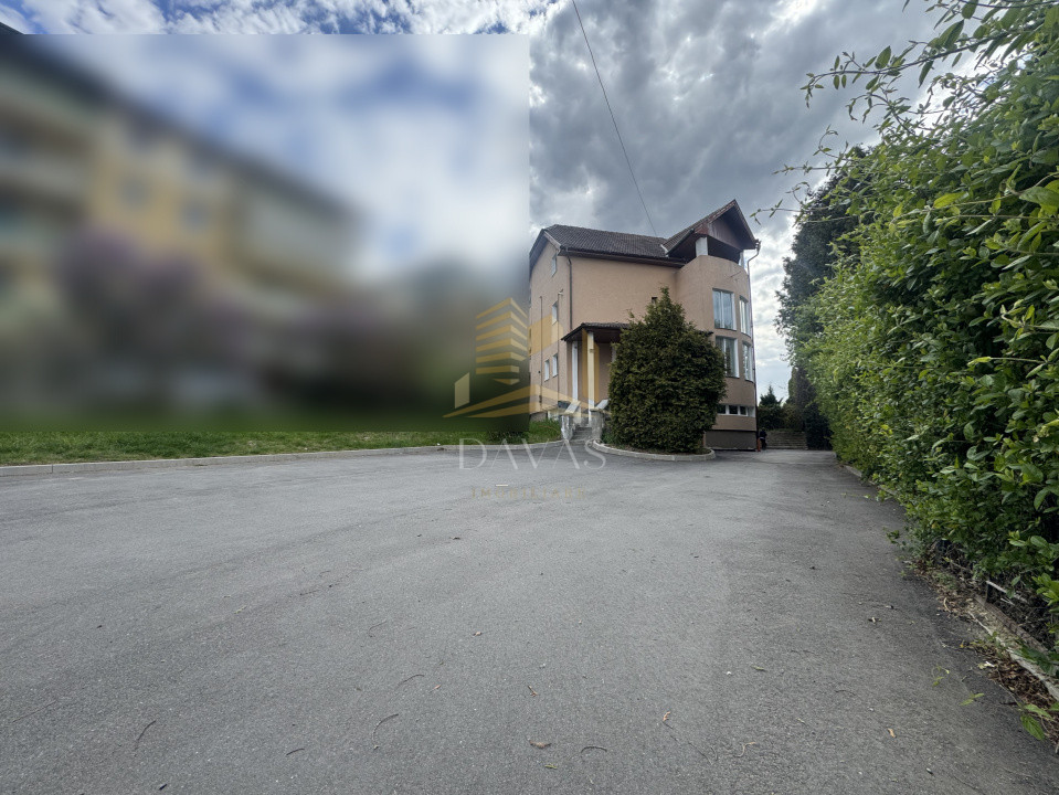 Casă individuală 11 camere 600mp utili | 1.500mp teren | Andrei Muresanu