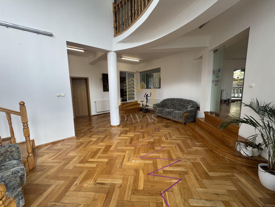 Casă individuală 11 camere 600mp utili | 1.500mp teren | Bună ziua 