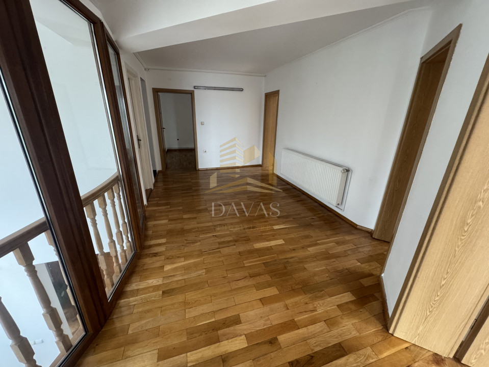 Casă individuală 11 camere 600mp utili | 1.500mp teren | Bună ziua 