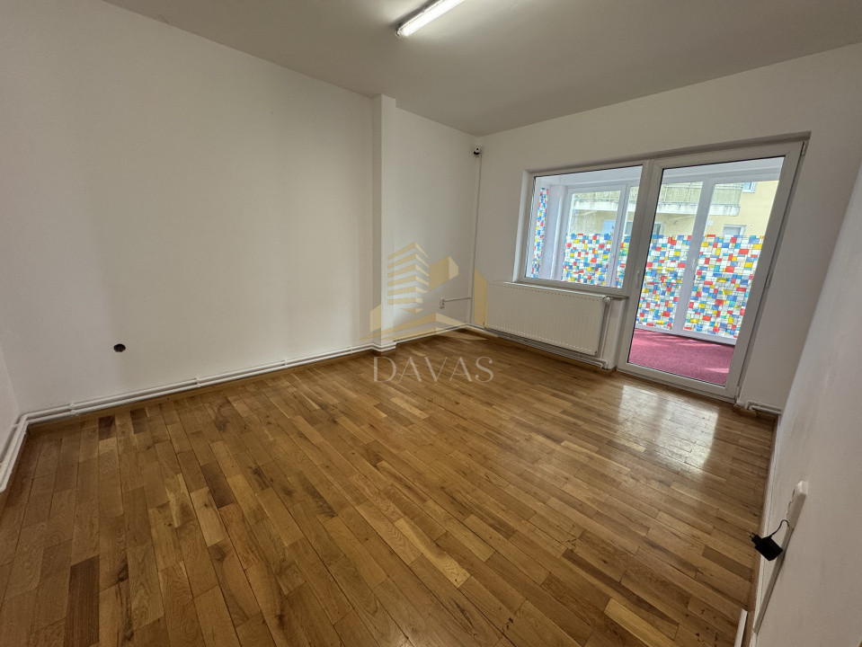 Casă individuală 11 camere 600mp utili | 1.500mp teren | Bună ziua 