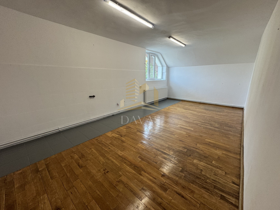 Casă individuală 11 camere 600mp utili | 1.500mp teren | Bună ziua 