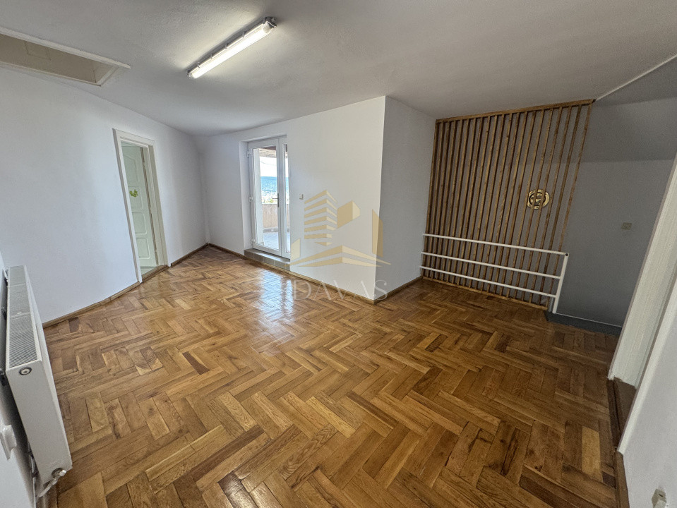 Casă individuală 11 camere 600mp utili | 1.500mp teren | Bună ziua 