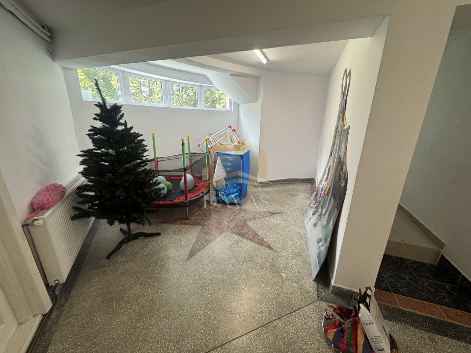 Casă individuală 11 camere 600mp utili | 1.500mp teren | Bună ziua 