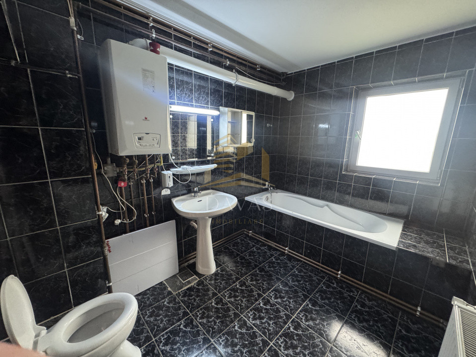 Casă individuală 11 camere 600mp utili | 1.500mp teren | Bună ziua 