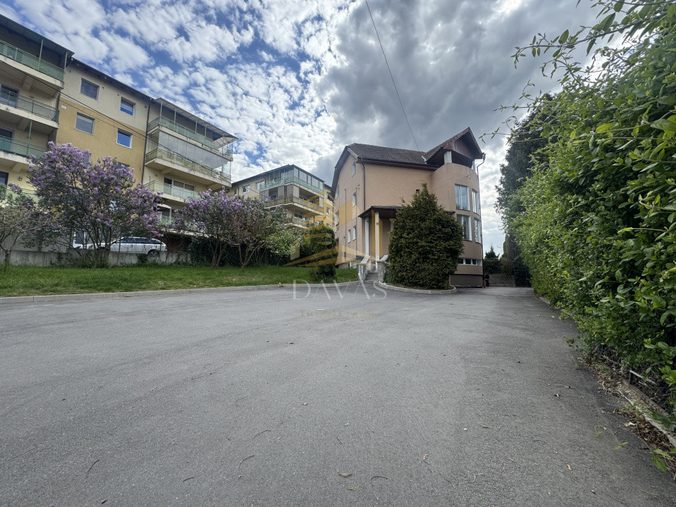 Casă individuală 11 camere 600mp utili | 1.500mp teren | Bună ziua 