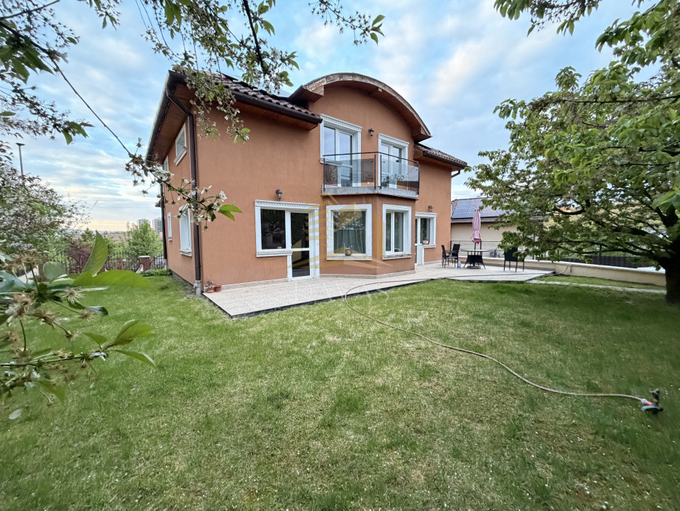 Casa inidividuala - zona Campului | Panouri fotovoltaice | liniște