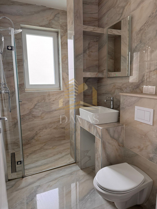  Duplex 4 camere  decomandat 170mp| 300mp Teren | Dâmbul Rotund |Parcare inclusă