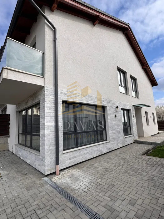  Duplex 4 camere  decomandat 170mp| 300mp Teren | Dâmbul Rotund |Parcare inclusă