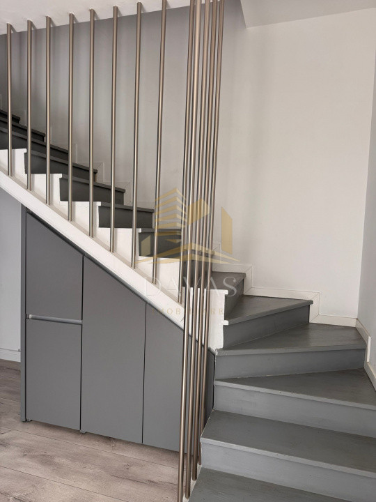  Duplex 4 camere  decomandat 170mp| 300mp Teren | Dâmbul Rotund |Parcare inclusă
