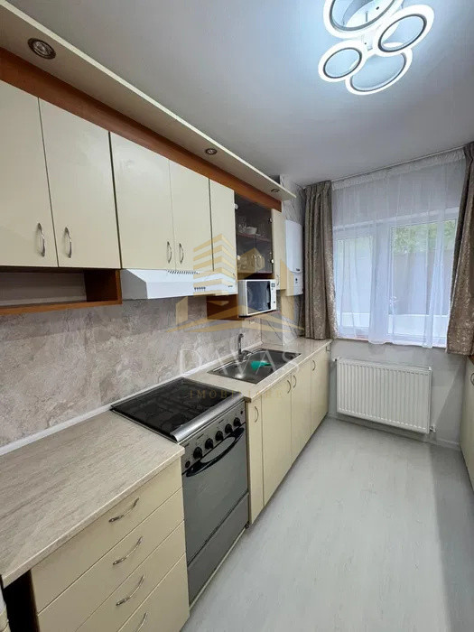 Apartament 2 camere semidecomandat+Parcare inclusă in preț | Terasa | Manastur