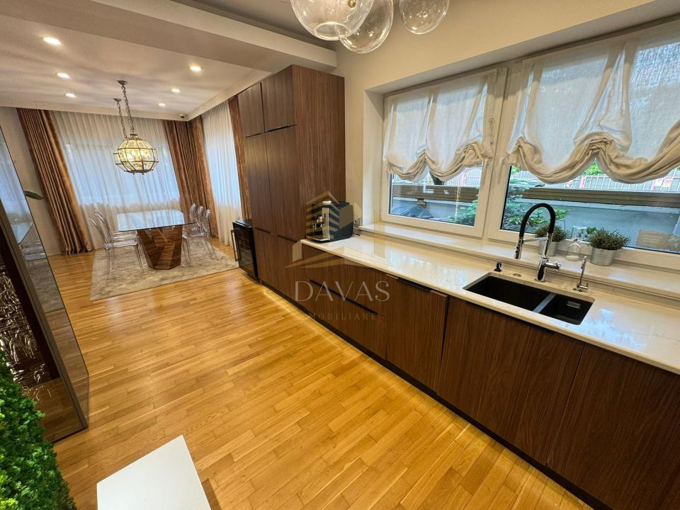 Vila de lux de închiriat |4 camere | Jacuzzi | Sauna |2 Terase | Andrei Mureșanu