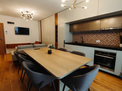 Apartament 2 camere semidecomandat + Parcare subterana inclusă  | Zorilor