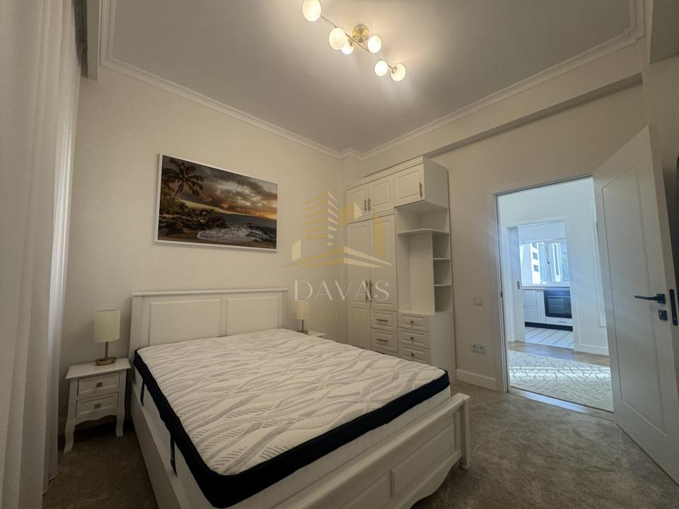 Apartament 3 camere semidecomandat | Parcare inclusă in preț | Andrei Mureșanu