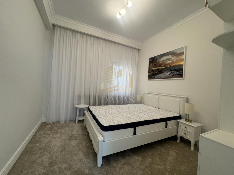 Apartament 3 camere semidecomandat | Parcare inclusă in preț | Andrei Mureșanu