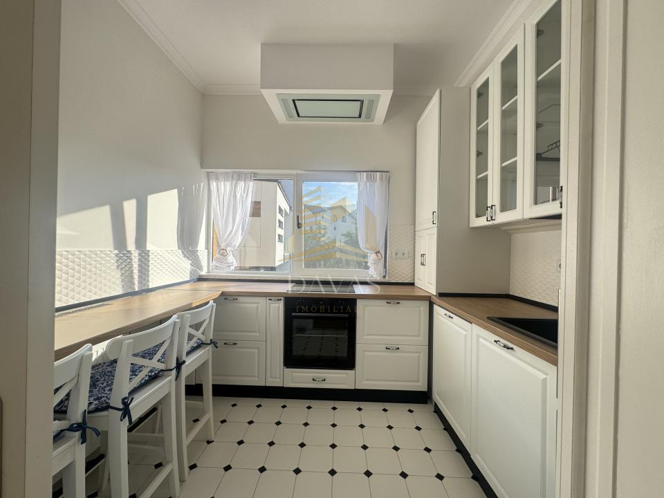 Apartament 3 camere semidecomandat | Parcare inclusă in preț | Andrei Mureșanu
