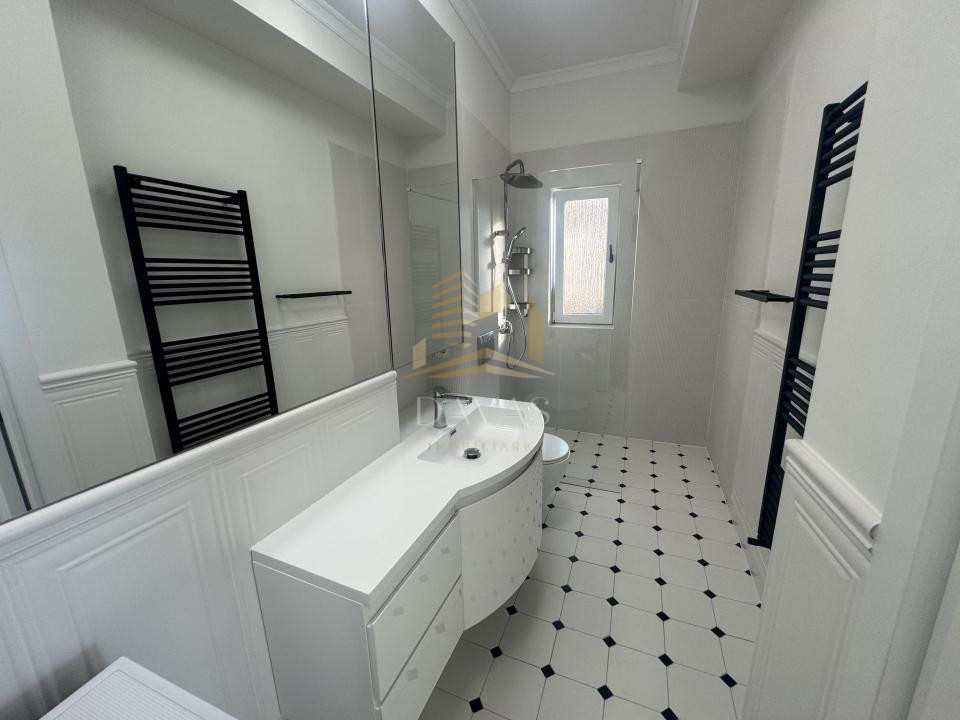 Apartament 3 camere semidecomandat | Parcare inclusă in preț | Andrei Mureșanu