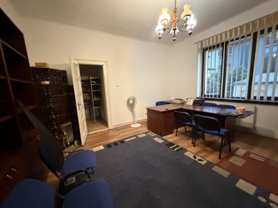Casa individuală 5 camere + Garaj inclusă in preț 2-4 mașini | Marasti | Clujana