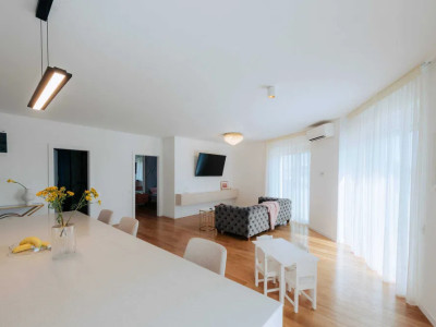 Apartament de lux 4 camere semidecomandat | 2 parcari subteran incluse | Zorilor