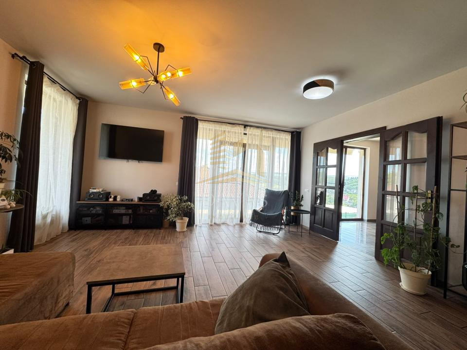 Casa individuală 4 camere | Modernă | Priveliște|Curte | Dezmir|2 locuri Parcare