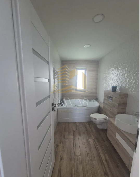 Casa individuală de vânzare | 4 camere | Dâmbul Rotund | Terasa amenajată 