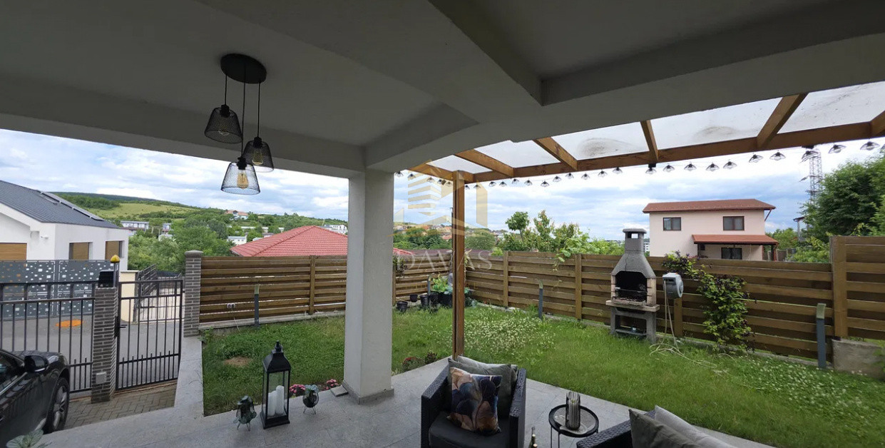 Casa individuală de vânzare | 4 camere | Dâmbul Rotund | Terasa amenajată 